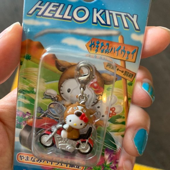 2006 HELLO KITTY CELL PHONE CHARM - Picture 7 of 7